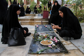 مراسم غبارروبی، عطرافشانی و گلباران مزار شهیدان در چهارمحال و بختیاری - شهرکرد