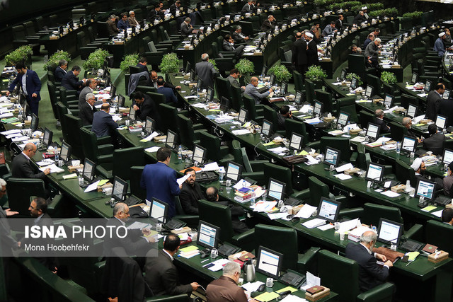لایحه اصلاح قانون مبارزه با قاچاق کالا و ارز از دستور خارج شد/ جنجال در مجلس