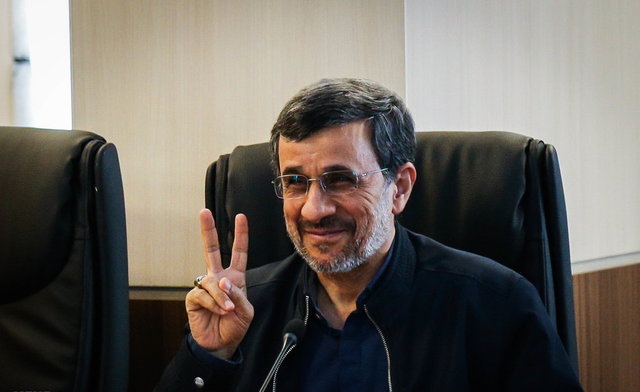 احمدی‌نژاد با حضور در وزارت کشور ثبت نام کرد