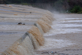 طغیان رودخانه «تجن» بر اثر باران شدید در ساری