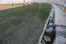 عدم رعایت نظافت محوطه زمین ورزشگاه «خلیج فارس» بندرعباس تصویر نامطلوبی را به حاشیه‌ این زمین ورزشی داده است.
