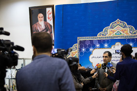 حسن قاضی‌زاده هاشمی، وزیر بهداشت در جمع خبرنگاران 