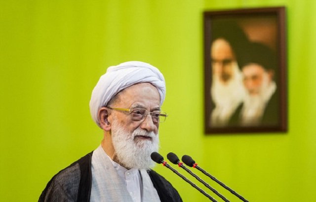 امامی کاشانی نماز جمعه تهران را اقامه می‌کند