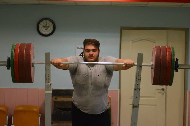وزنه‌بردار رکوردشکن ایران: انتظار وزنه بیشتری در جهانی جوانان داشتم/ درگیرحاشیه نمی‌شوم