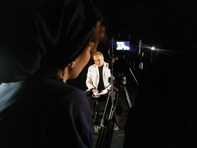 همکاری فرهاد قائمیان با یک تئاتر