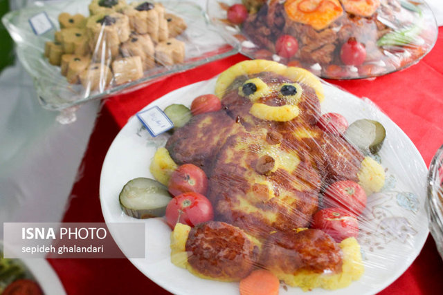 ارایه دستور پخت 165 غذای سالم در همایش تندرستی و نشاط