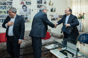 بازدید محمد شریعتمداری از خانه موزه هاشمی رفسنجانی