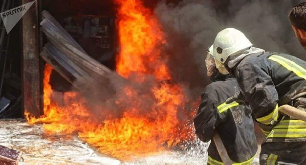 کشته شدن ۱۱ کارشناس خارجی و اعضای کلاه‌ سفیدها در انفجار کارگاه تولید مواد شیمیایی در ادلب