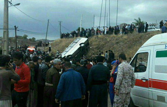 واژگونی مینی‌بوس با ۱۸ کشته و مصدوم در کرمانشاه