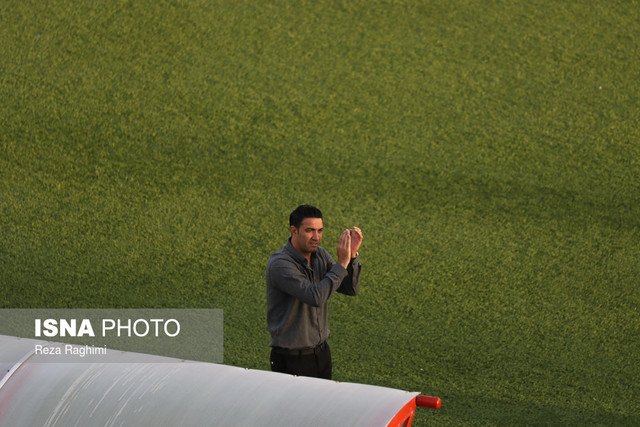 نکونام: بازی مقابل تیمی که مدام وقت را می‌کشد، سخت است/ یک تعویض پنج دقیقه طول کشید!