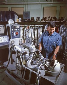 والتر شیرا؛ فضانوردی با ۳ پرواز در ۳ سفینه