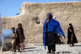 اهالی روستای آب کاهوگان نیز به دلیل خشکسالی درآمد مناسبی ندارند. 