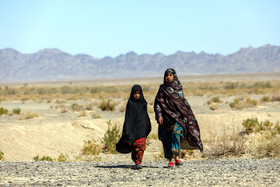 دانش‌آموزان برخی از روستاهای عشایرنشین اطراف گشت، برای تحصیل در مقطع اول متوسطه به روستای الله آباد می‌روند. 