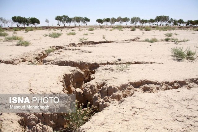  زمین سمنان نشست می کند؟