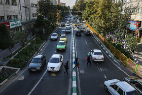 نمای خیابان گلبرگ غربی از میدان نبوت- خیابان گلبرگ خیابانی سرسبز و پردرخت است که به طول ۶ کیلومتر بین محله‌های تهرانپارس و نارمک و مجیدیه قرار دارد. 