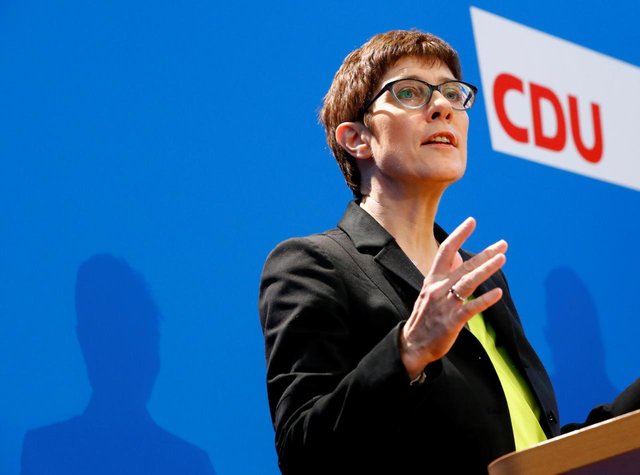 محافظه‌کاران آلمان، حامی نامزد تحت حمایت مرکل برای رهبری اتحاد دموکرات مسیحی