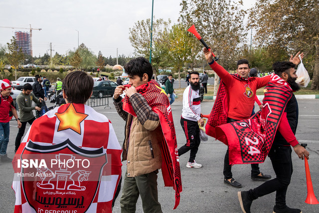 ورود به ورزشگاه آزادی، باز هم بدون بلیت! ورود به ورزشگاه آزادی، باز هم بدون بلیت!