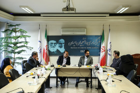 تلاشمان حل مشکلات هنرمندان است