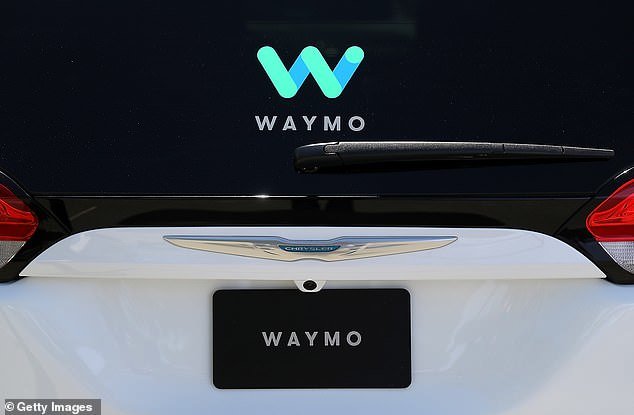 آژانس موبایلی خودران «وایمو» ماه آینده راه‌اندازی می‌شود (+عکس)