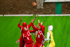 دیدار تیم‌های هیرو و پالایش نفت آبادان