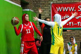 دیدار تیم‌های هیرو و پالایش نفت آبادان