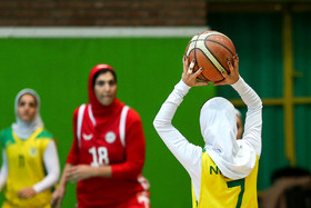 دیدار تیم‌های هیرو و پالایش نفت آبادان