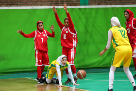 دیدار تیم‌های هیرو و پالایش نفت آبادان