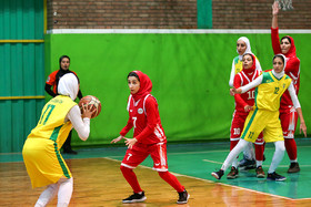 دیدار تیم‌های هیرو و پالایش نفت آبادان