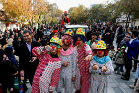 شادپیمایی کودکان همدانی در مرکز شهر همدان