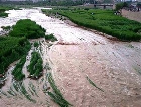 انحراف پل شناور منیخ خرمشهر در پی افزایش دبی کارون