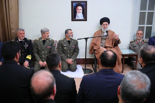 لقاء قادة القوات البحرية في جيش الجمهورية الإسلامية بالإمام الخامنئي image.png