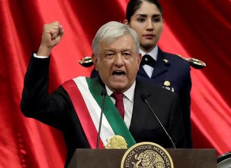 چالش رییس جمهور مکزیک برای کاهش حقوق قضات