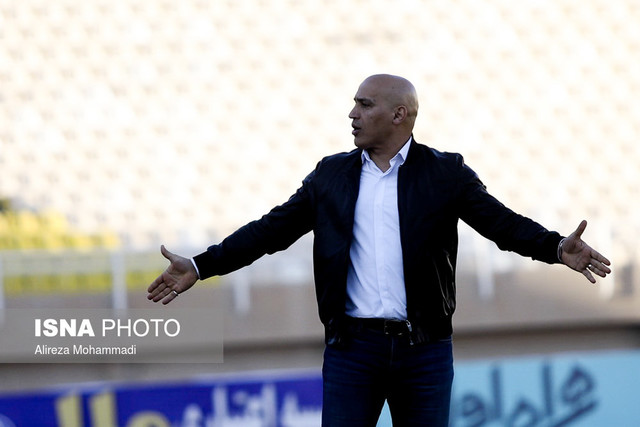 منصوریان: ۱۰ بازیکن پرسپولیس را حبس کرده بودیم/ درباره بازگشت تبریزی چیزی نشنیده‌ام