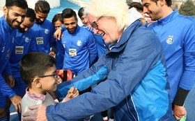 حضور مهمانان ویژه و غیبت گرو در تمرین گروهی استقلال