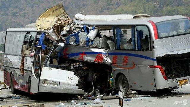برخورد کامیون با اتوبوس در آزادراه آذربایجان شرقی