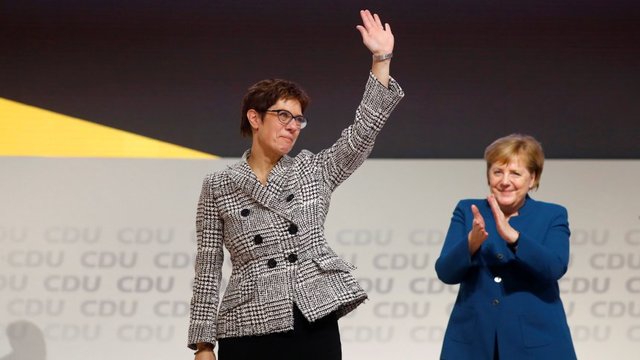 رئیس حزب حاکم آلمان ۱۰ روز دیگر نامزد جانشین خود را معرفی می کند