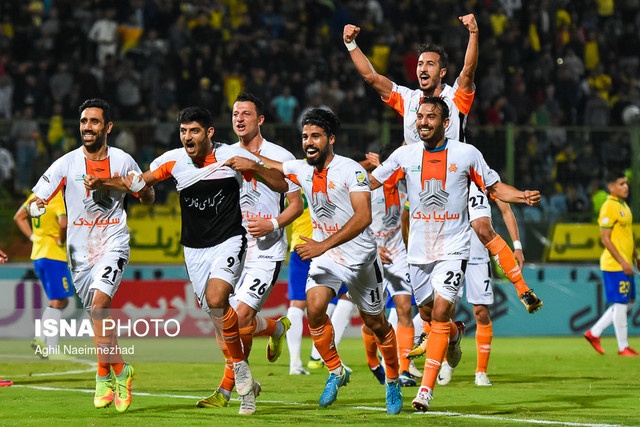 قرعهکشی نیمه نهایی جام حذفی/ تقابل احتمالی پرسپولیس و سپاهان یک چهارم نهایی جام حذفی- دیدار تیمهای فوتبال صنعت نفت آبادان و سایپا