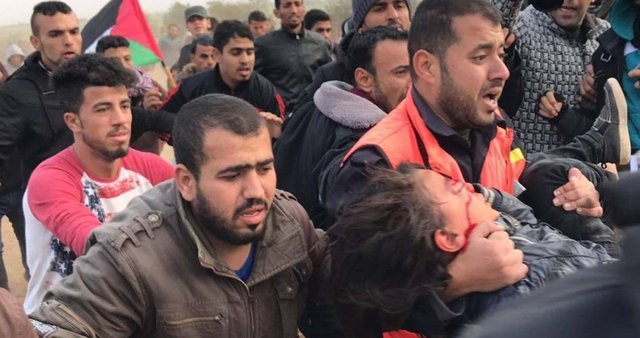 زخمی شدن ۳۳ فلسطینی در سی‌وهفتمین تظاهرات بازگشت در مرزهای غزه