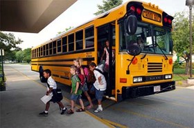 جریمه سنگین رانندگان کانادایی برای سبقت گرفتن از اتوبوس مدرسه