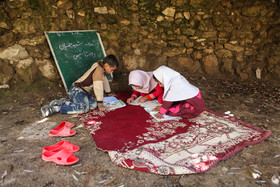 مدرسه شهید چمران روستای شیمن 4 دانش آموز در مقطع ابتدایی دارد.