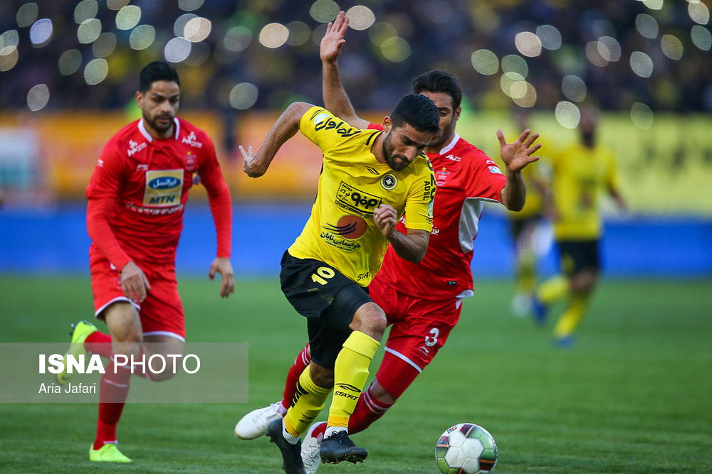 Sepahan beat Persepolis to move close to IPL title - Tehran Times