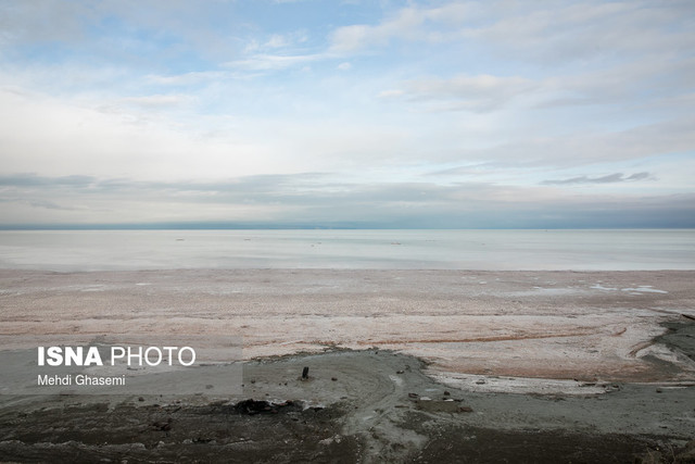 خطر تبدیل شدن دریاچه ارومیه به چشمه گرده نمکی