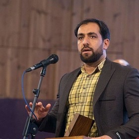 نویسنده باید طعمه ادبیات شود