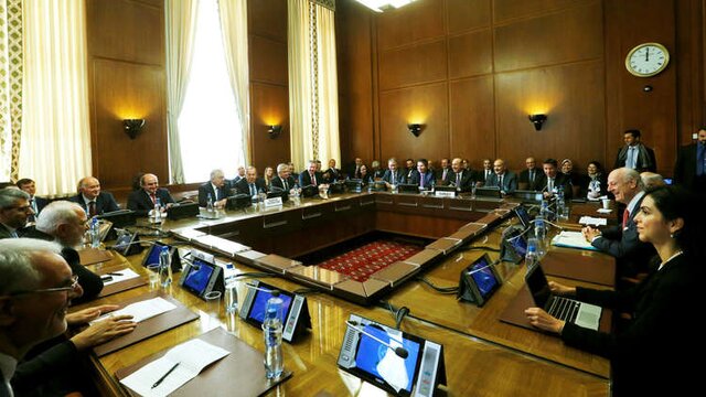 یک منبع آگاه: تشکیل کمیته قانون اساسی سوریه به تعویق افتاد