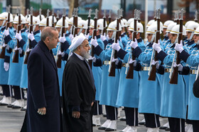 سفر رییس جمهور به ترکیه - استقبال رسمی رجب طیب اردغان از حسن روحانی در انکارا