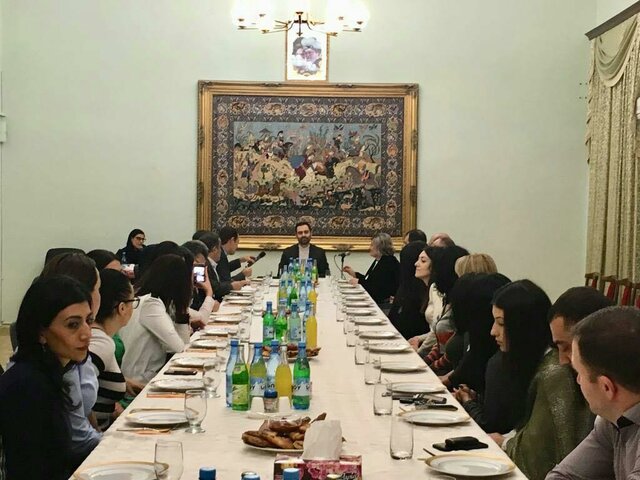 حمایت و دفاع از حقوق اتباع ایرانی در ارمنستان بررسی شد سفیر ایران در ارمنستان