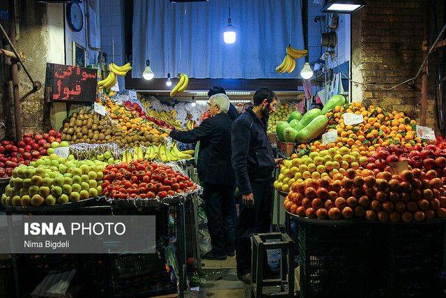 میوه شب یلدا در قم گران تر نمی شود/ تقاضا مثل هر سال نیست