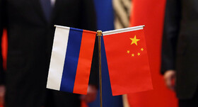 وزرای دفاع روسیه و چین نقشه راه همکاری نظامی را امضا کردند