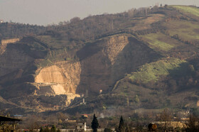ایجاد حفرهای عظیم در دل کوههای اطراف بهشهر جهت تامین مایحتاج کارخانه های مصالح ساختمانی