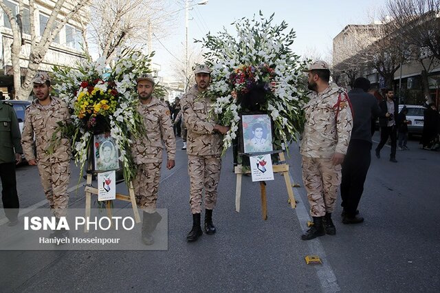 تشییع پیکر سه شهید دفاع مقدس در شیراز
